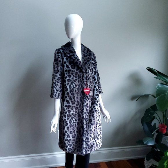 Faux Fur Snow Leopard Coat. NWT Soft + Luxe Winter Staple - Picture 3 of 6